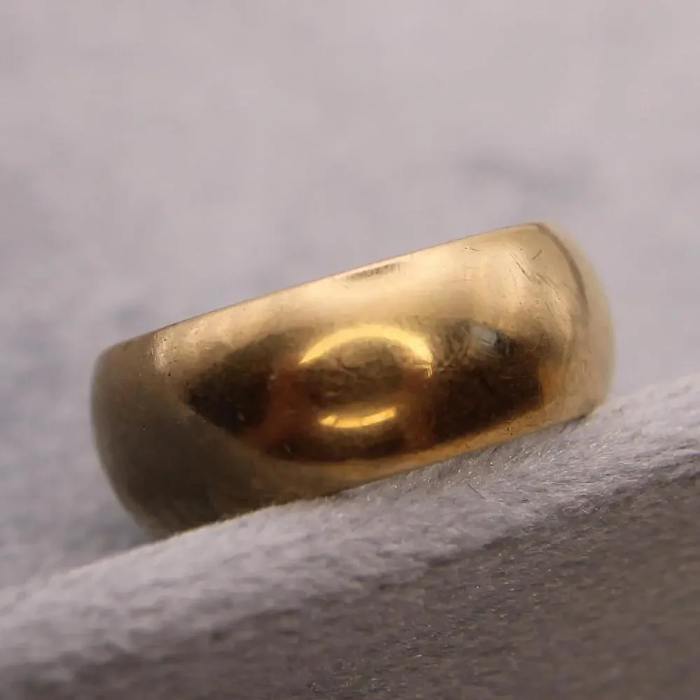 *SOLD* Vintage 14kt Yellow Gold Polished Wide Cigar Band Engraved Ring - Picture 9 of 9